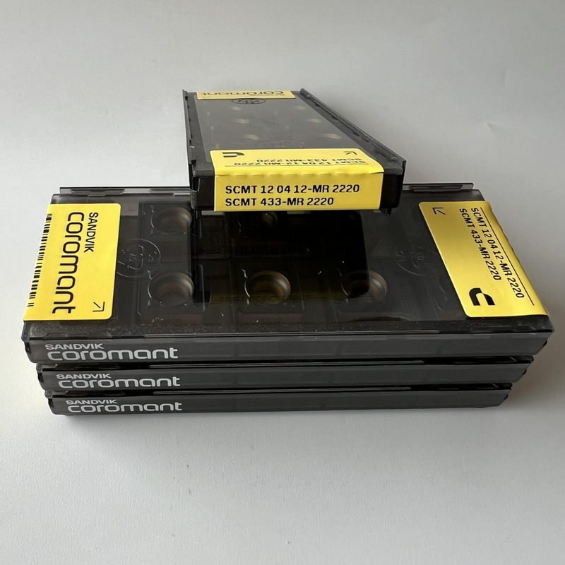 Режущий инструмент Sandvik SCMT120412-MR