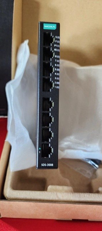 IIoT-устройство Moxa SDS-3008-T