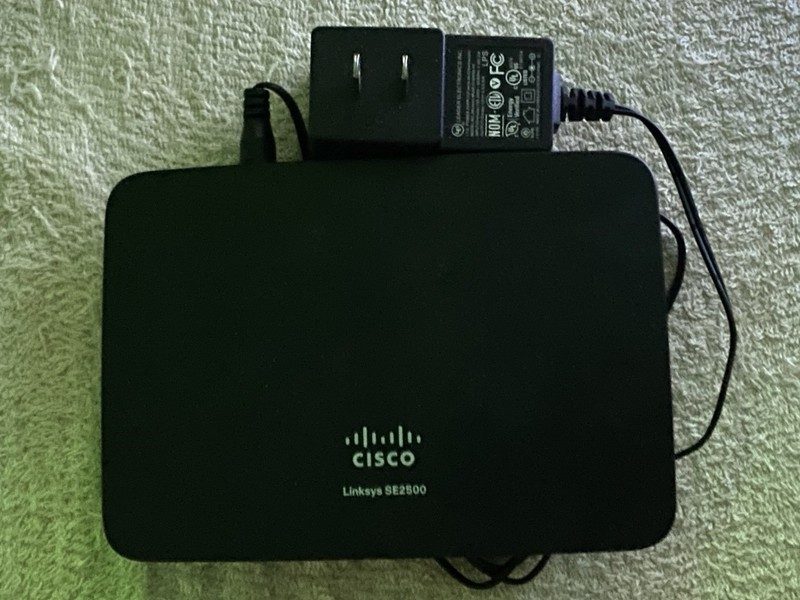 Коммутатор Linksys SE2500