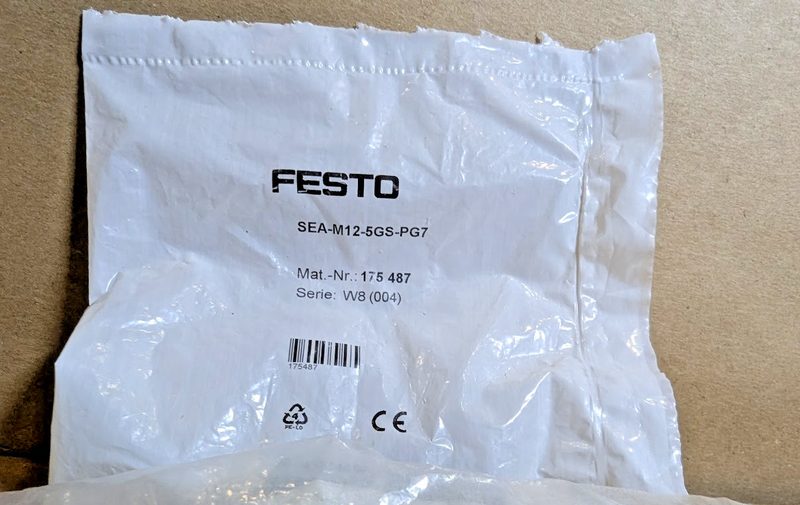 Датчик Festo SEA-M12-5GS-PG7