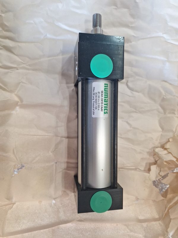 Пневмоцилиндр Numatics SEAK-0311D-CAA0
