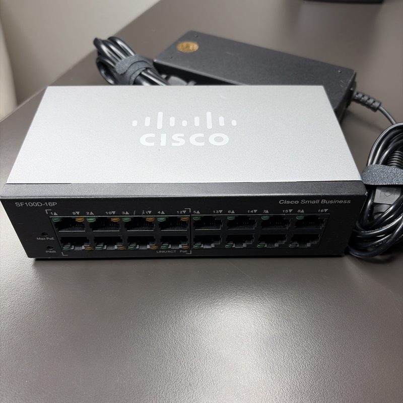 Коммутатор Cisco SF100D-16P