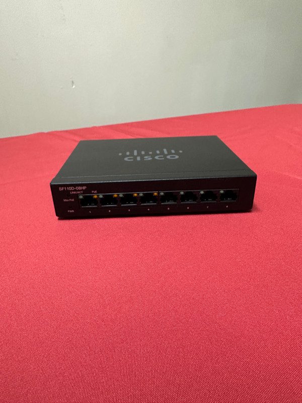 Коммутатор Cisco SF110D-08HP