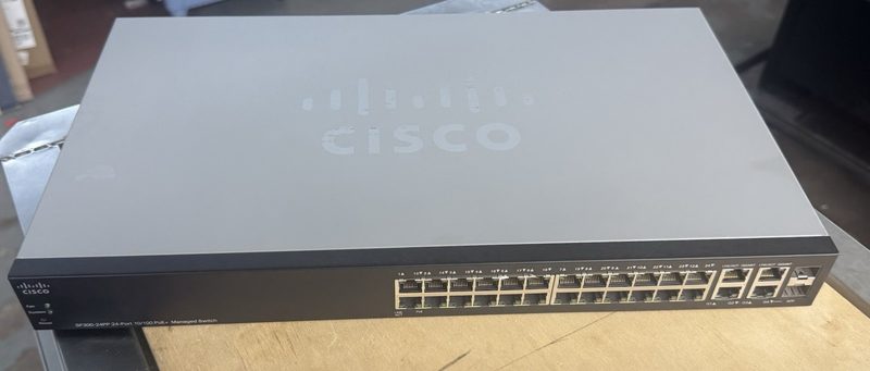 Коммутатор Cisco SF300-24PP