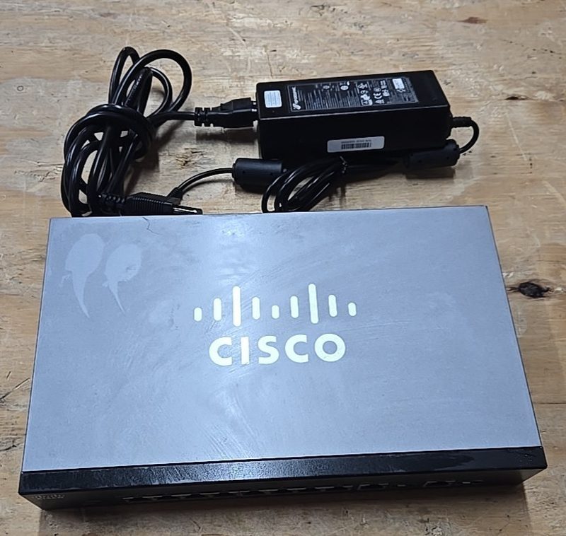 Коммутатор Cisco SF302-08PP-K9-NA