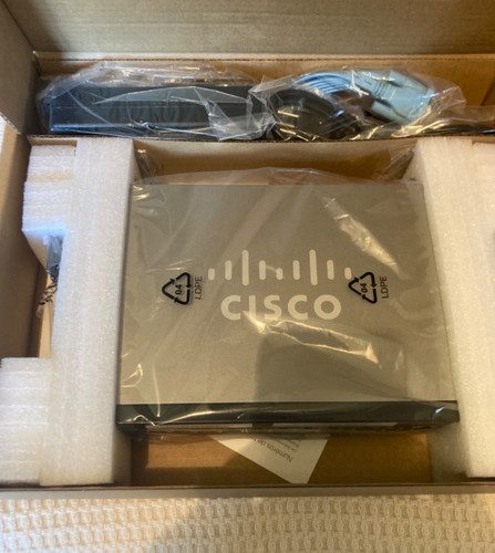 Коммутатор Cisco SF352-08P-K9-NA