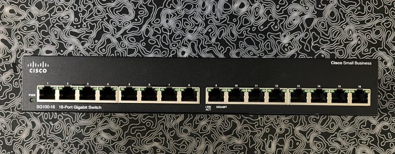 Коммутатор Cisco SG100