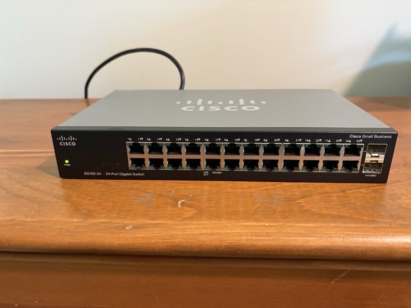 Коммутатор Cisco SG102-24V2
