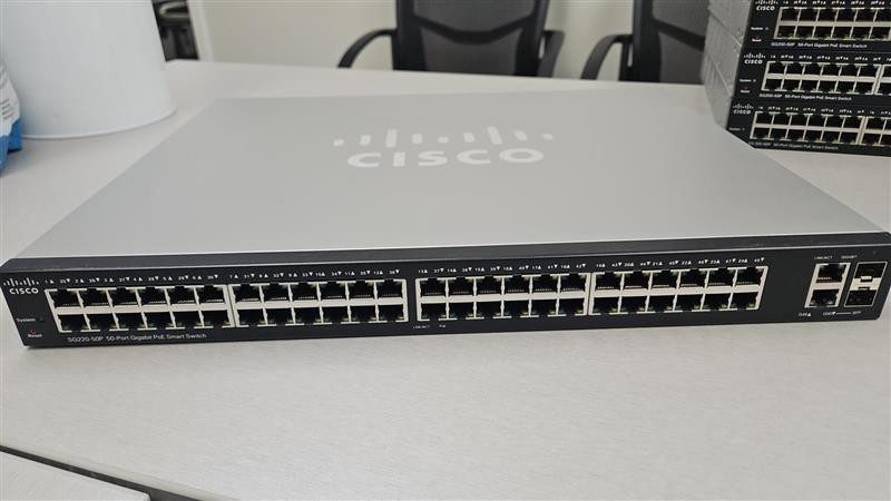 Коммутатор Cisco SG220-50P