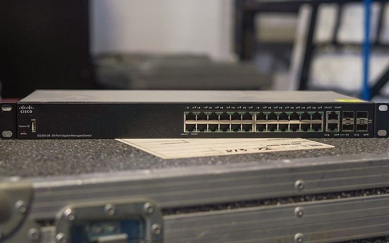 Коммутатор Cisco SG350-28