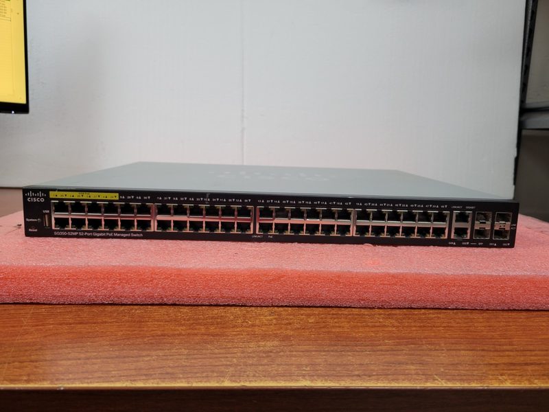 Коммутатор Cisco SG350-52MP