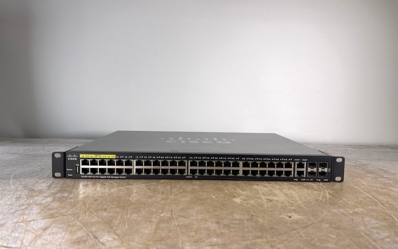 Коммутатор Cisco SG350-52P