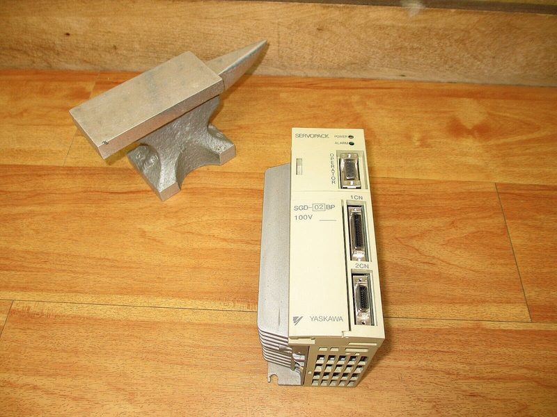 Сервопривод Yaskawa SGD-02BP