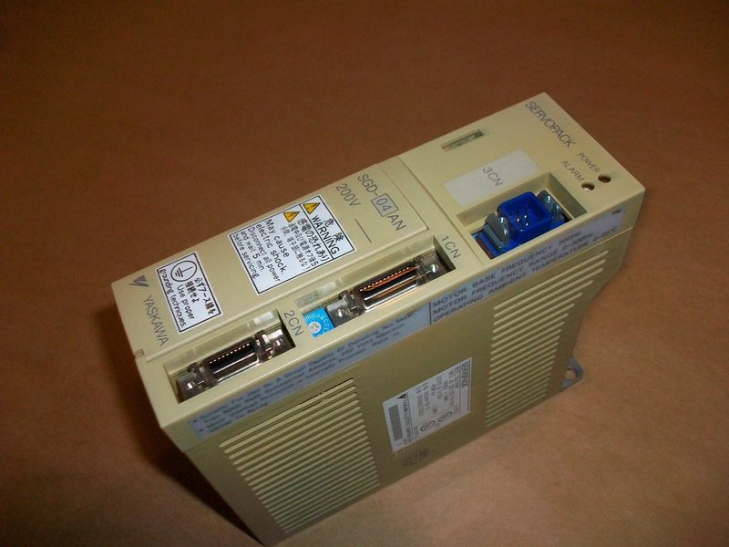 Сервопривод Yaskawa SGD-04AN