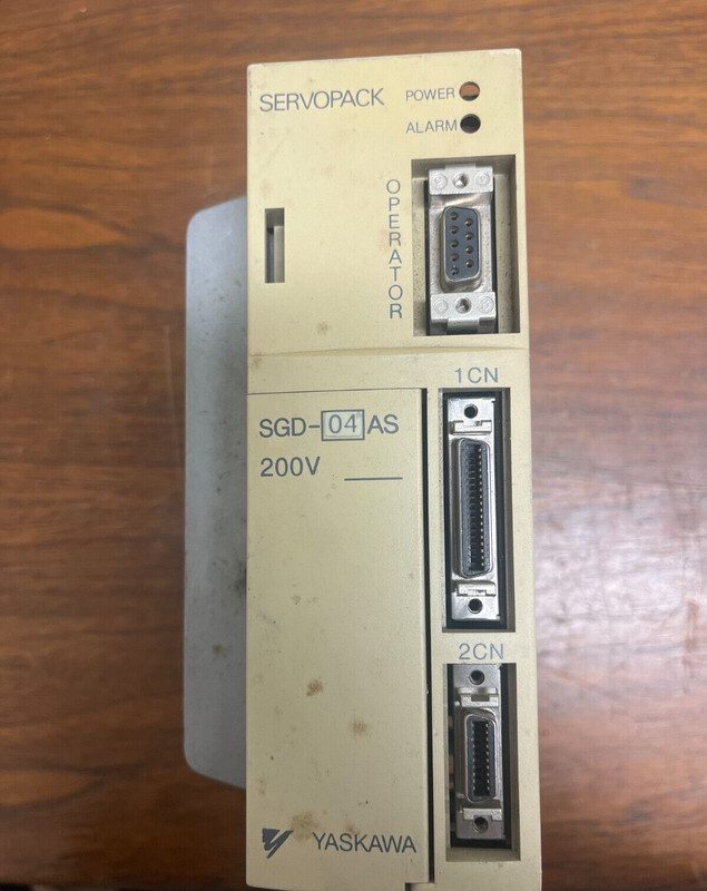 Сервопривод Yaskawa SGD-04AS