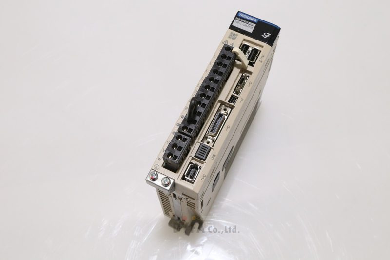 Сервопривод Yaskawa SGD7S-1R6A10A