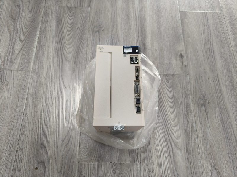 Привод Yaskawa SGD7S-200A10B202