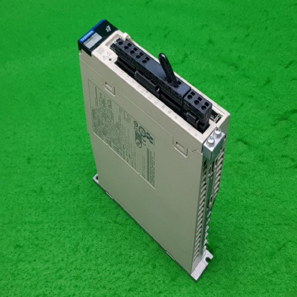Сервопривод Yaskawa SGD7S-2R8A10A002