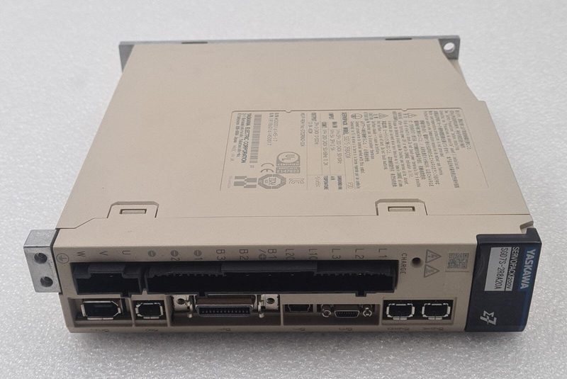 Сервопривод Yaskawa SGD7S-2R8A20A