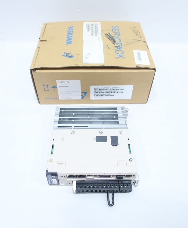 Сервопривод Yaskawa SGD7S-2R8AQ0A000F51