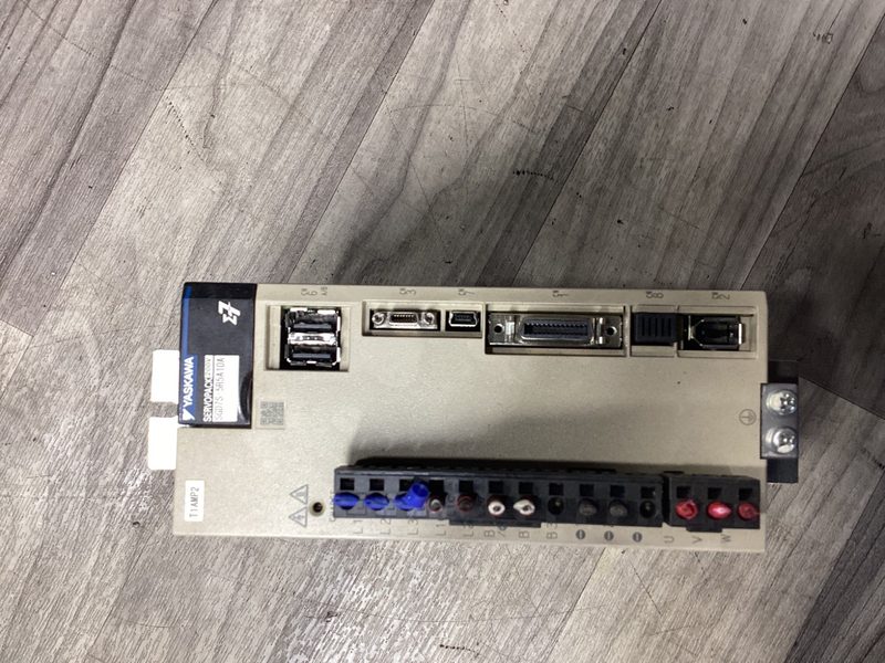 Сервопривод Yaskawa SGD7S-5R5A10A