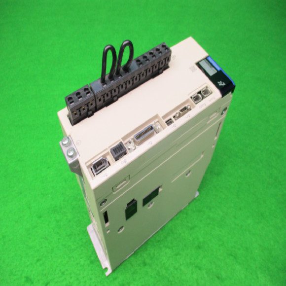 Сервопривод Yaskawa SGD7S-5R5A20A002