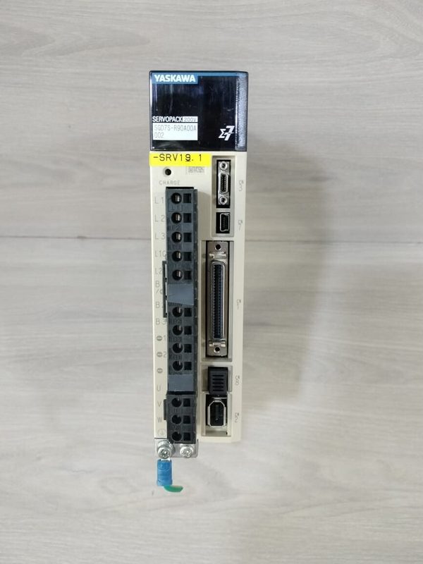 Сервопривод Yaskawa SGD7S-R90A00A002