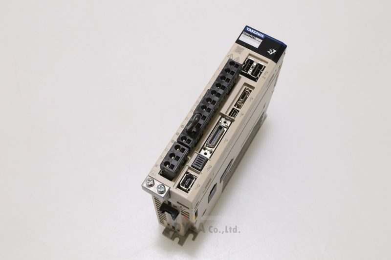 Сервопривод Yaskawa SGD7S-R90A10A