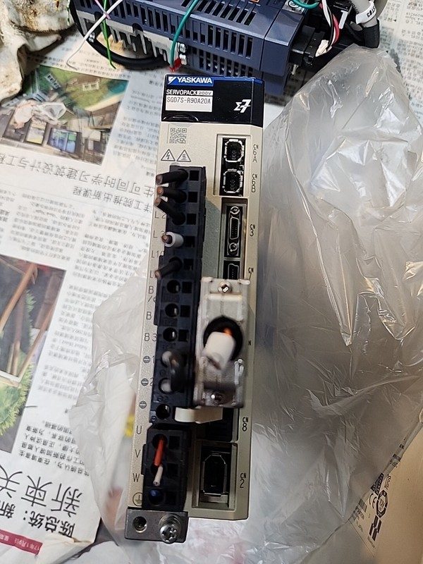Сервопривод Yaskawa SGD7S-R90A20A002
