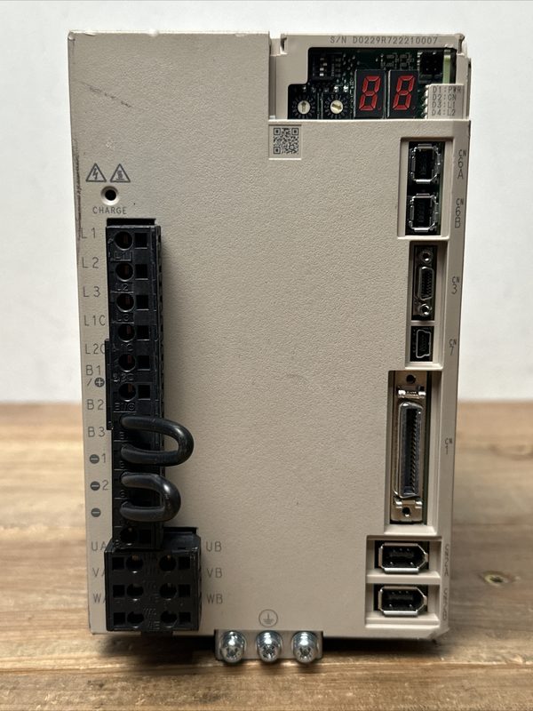 Сервопривод Yaskawa SGD7W-5R5A20A700