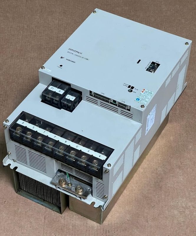 Сервопривод Yaskawa SGDB-1AADG