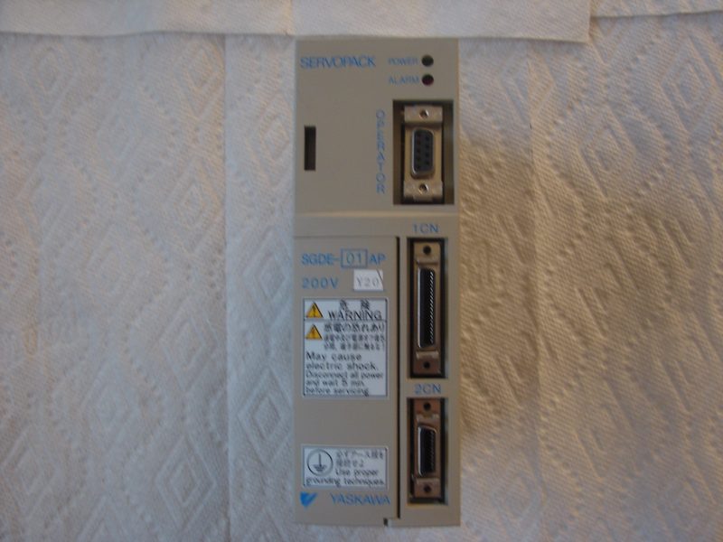 Сервопривод Yaskawa SGDE-01APY20