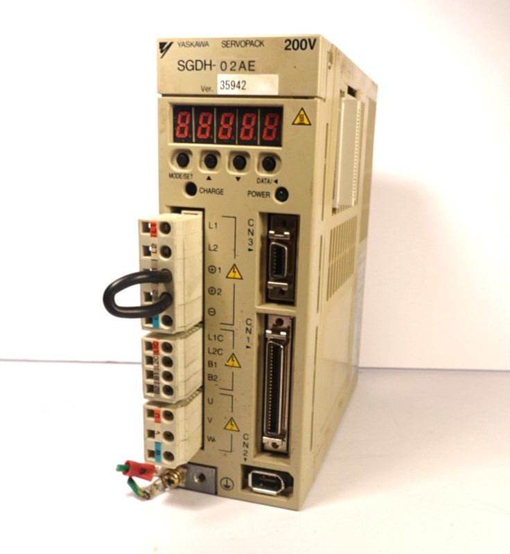 Сервопривод Yaskawa SGDH-02AE