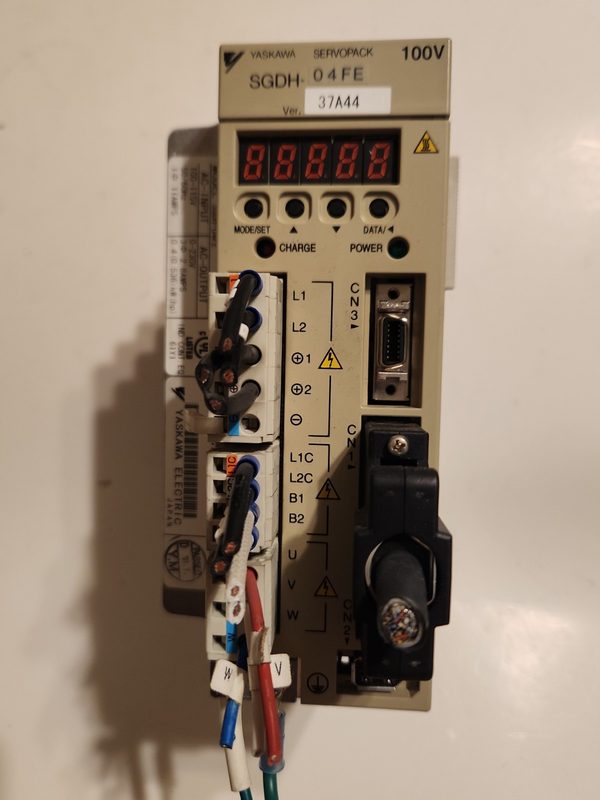 Сервопривод Yaskawa SGDH-04FE