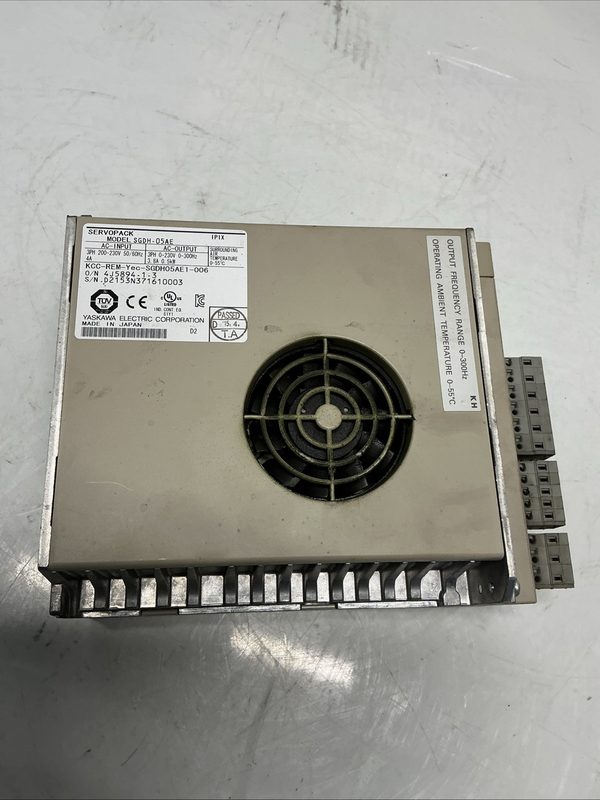Сервопривод Yaskawa SGDH-05AE