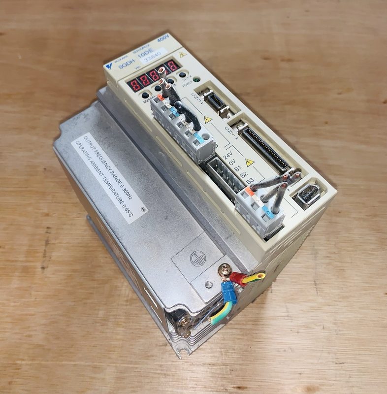 Сервопривод Yaskawa SGDH-10DE