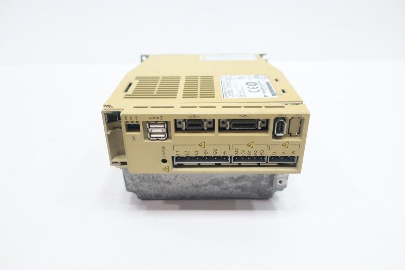 Сервопривод Yaskawa SGDM-10DN