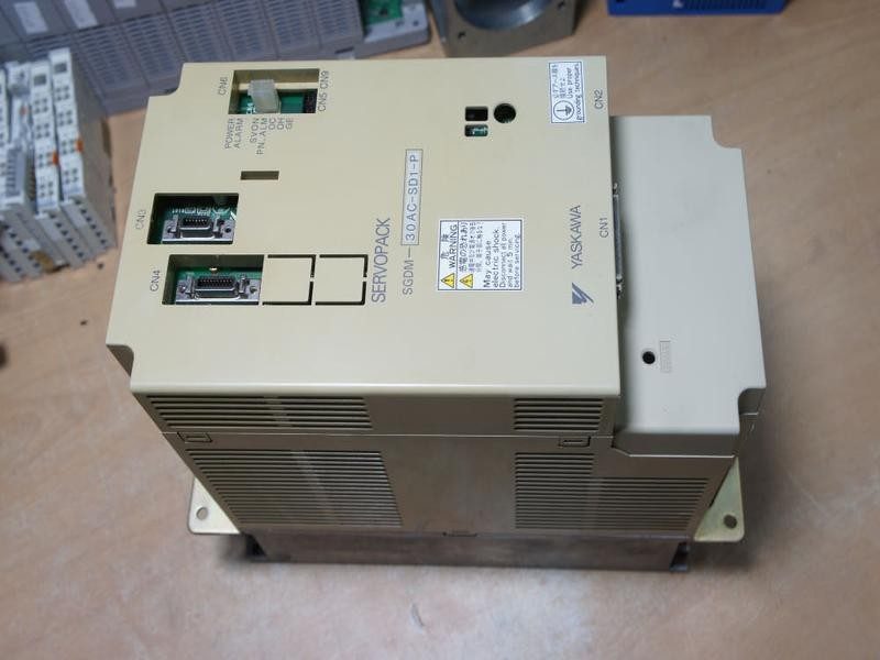 Сервопривод Yaskawa SGDM-30AC-SD1-P