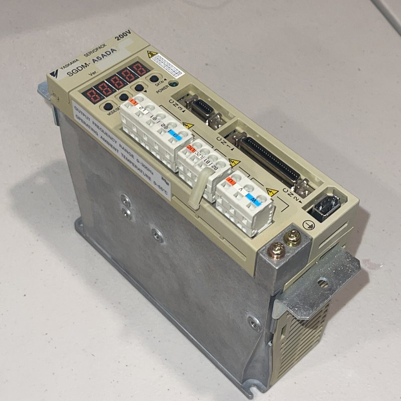 Сервопривод Yaskawa SGDM-A5ADAY360