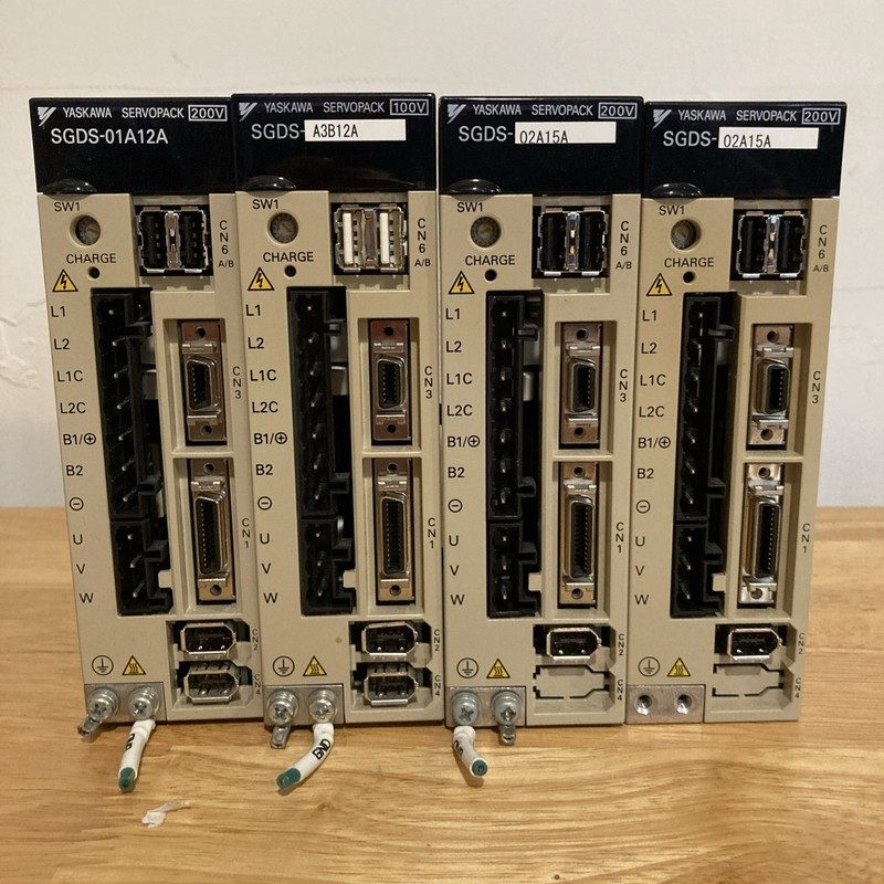 Сервопривод Yaskawa SGDS-01A12A