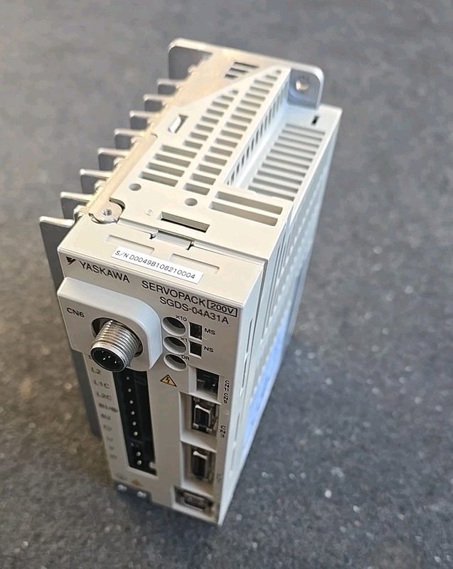 Сервопривод Yaskawa SGDS-04A31A