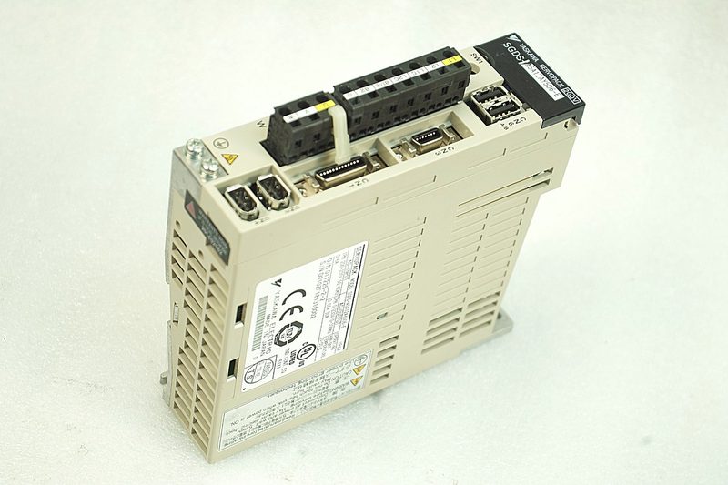 Сервопривод Yaskawa SGDS-A5A12AY506-E
