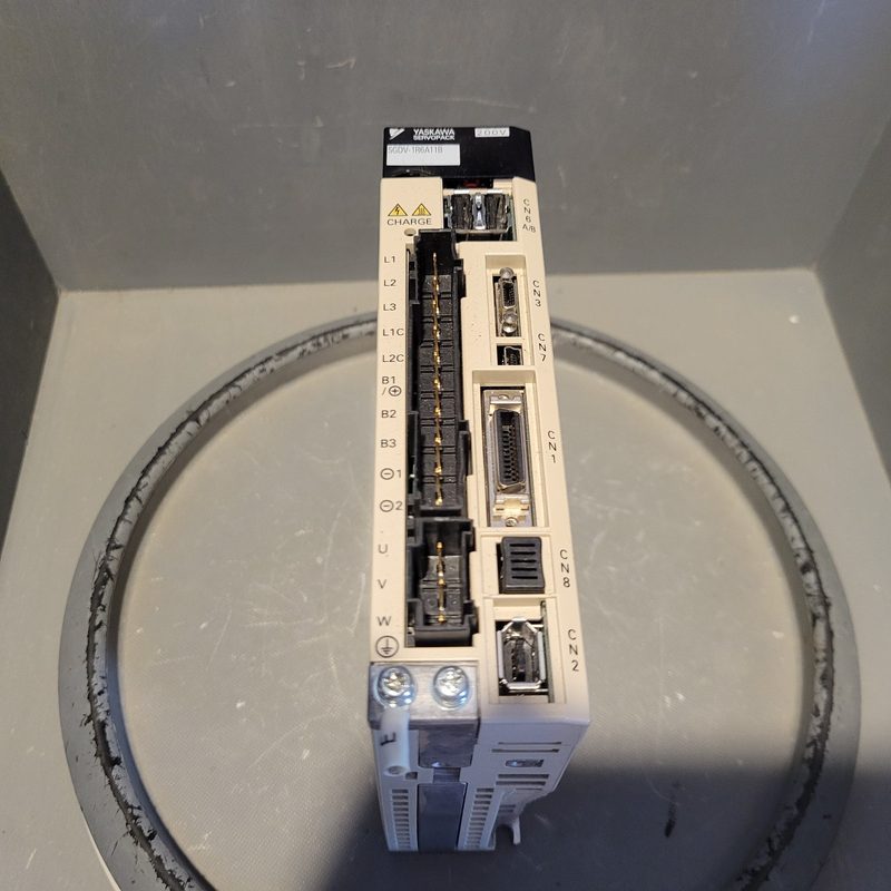 Сервопривод Yaskawa SGDV-1R6A11B