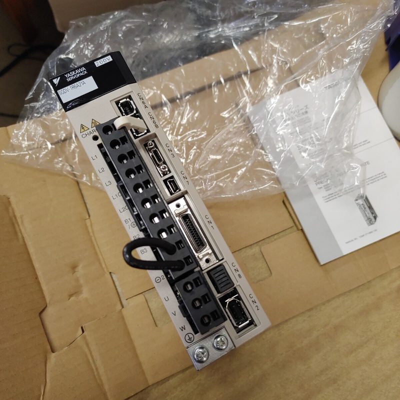 Сервопривод Yaskawa SGDV-1R6A21A