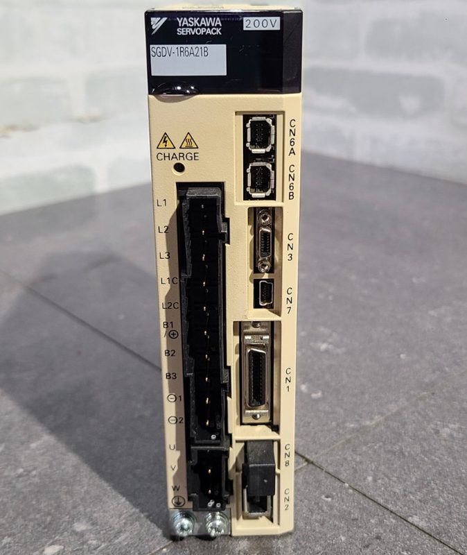 Сервопривод Yaskawa SGDV-1R6A21B
