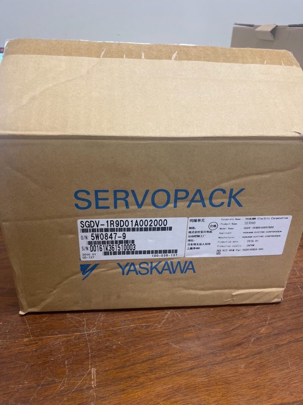 Сервопривод Yaskawa SGDV-1R9D01A002000