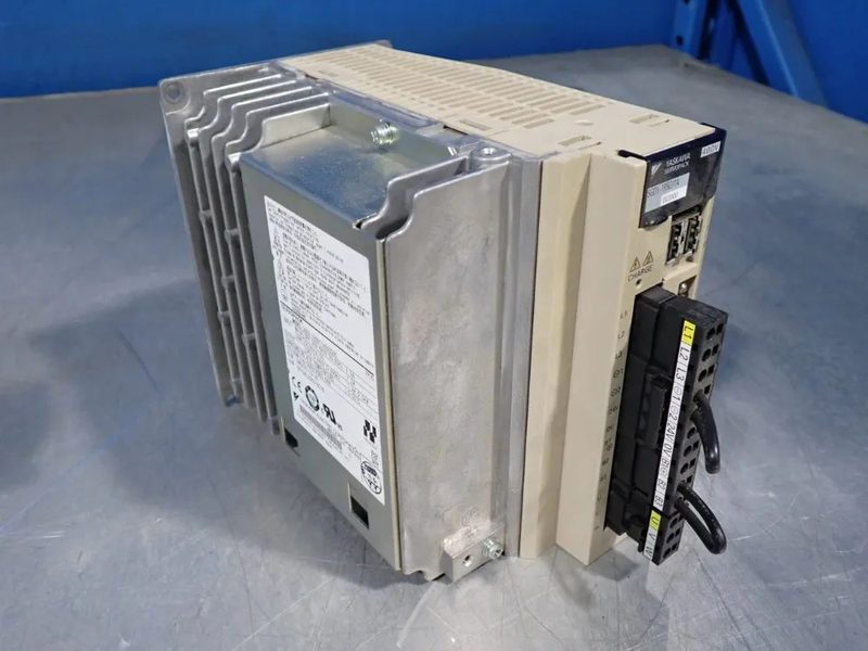 Сервопривод Yaskawa SGDV-1R9D11A002000