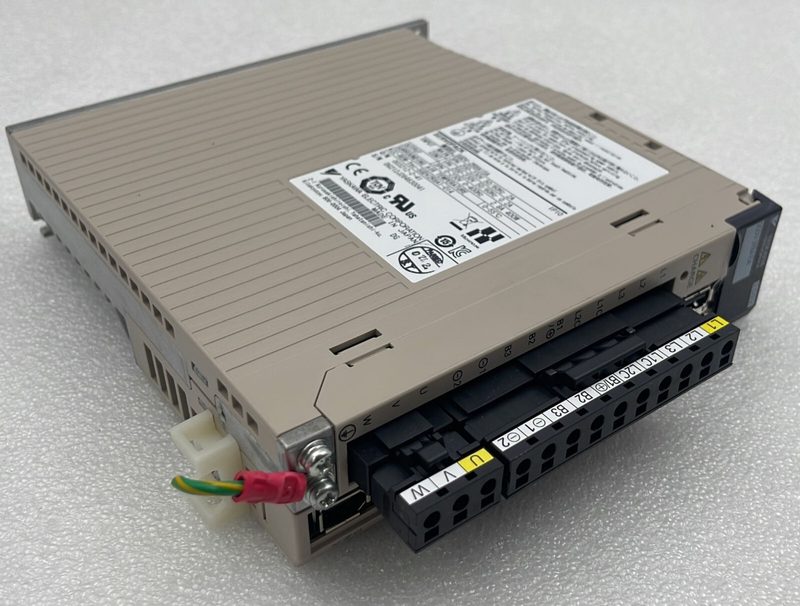 Сервопривод Yaskawa SGDV-2R8A15A