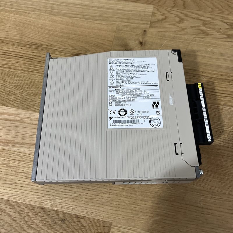 Сервопривод Yaskawa SGDV-2R8A21B002000