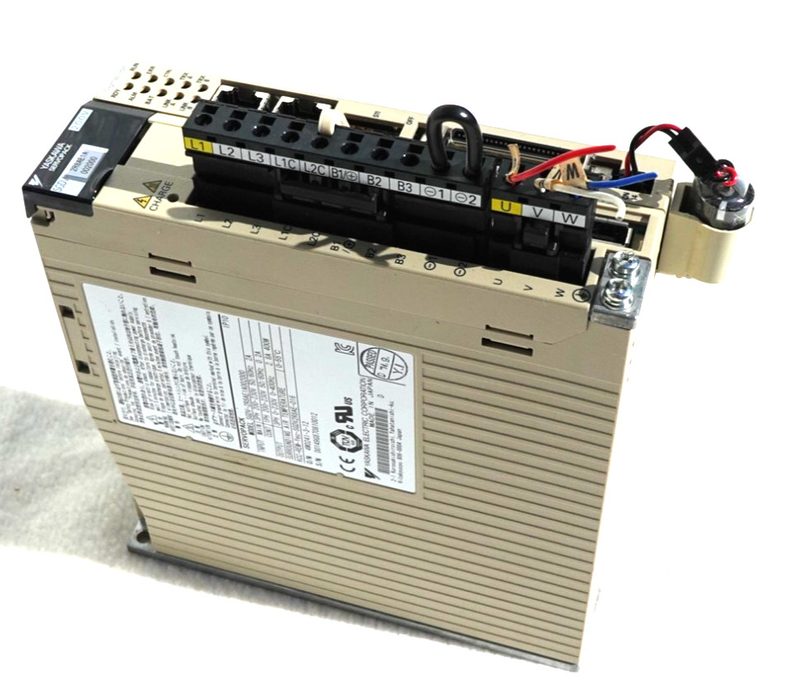 Сервопривод Yaskawa SGDV-2R8AE1A002000